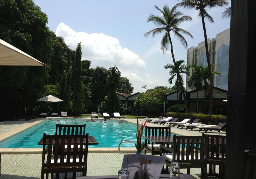 Douala Rabingha Hotel Екстер'єр фото