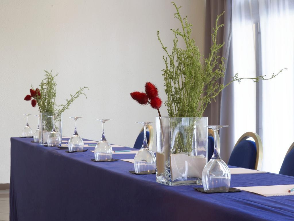 Douala Rabingha Hotel Екстер'єр фото