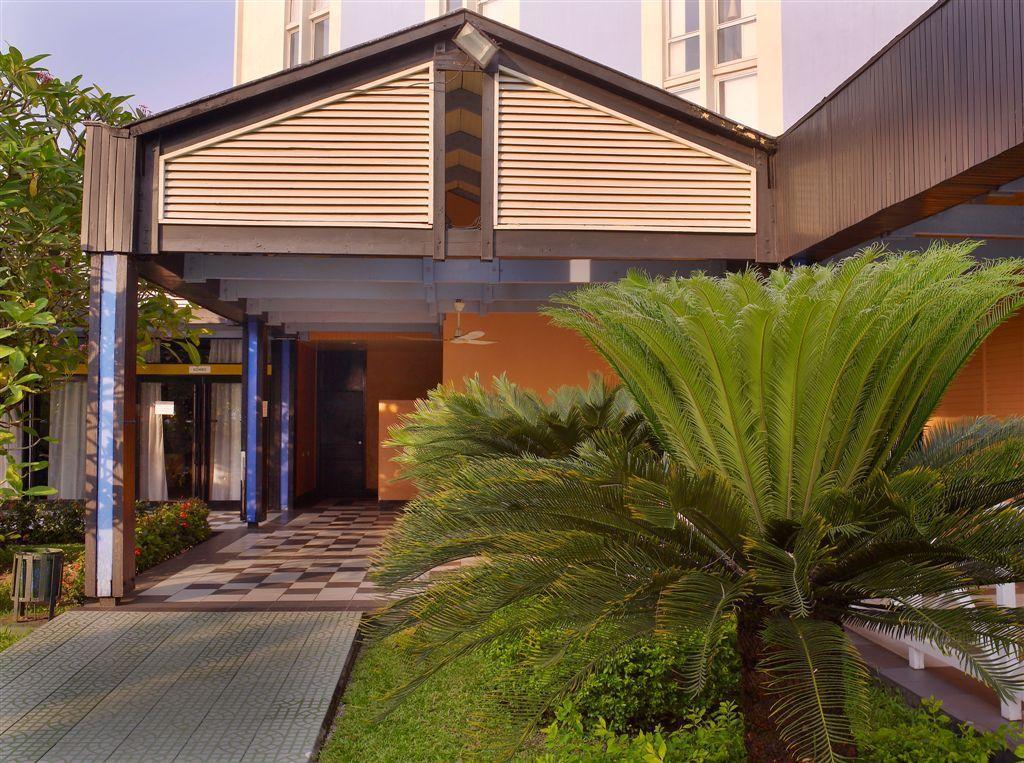 Douala Rabingha Hotel Екстер'єр фото