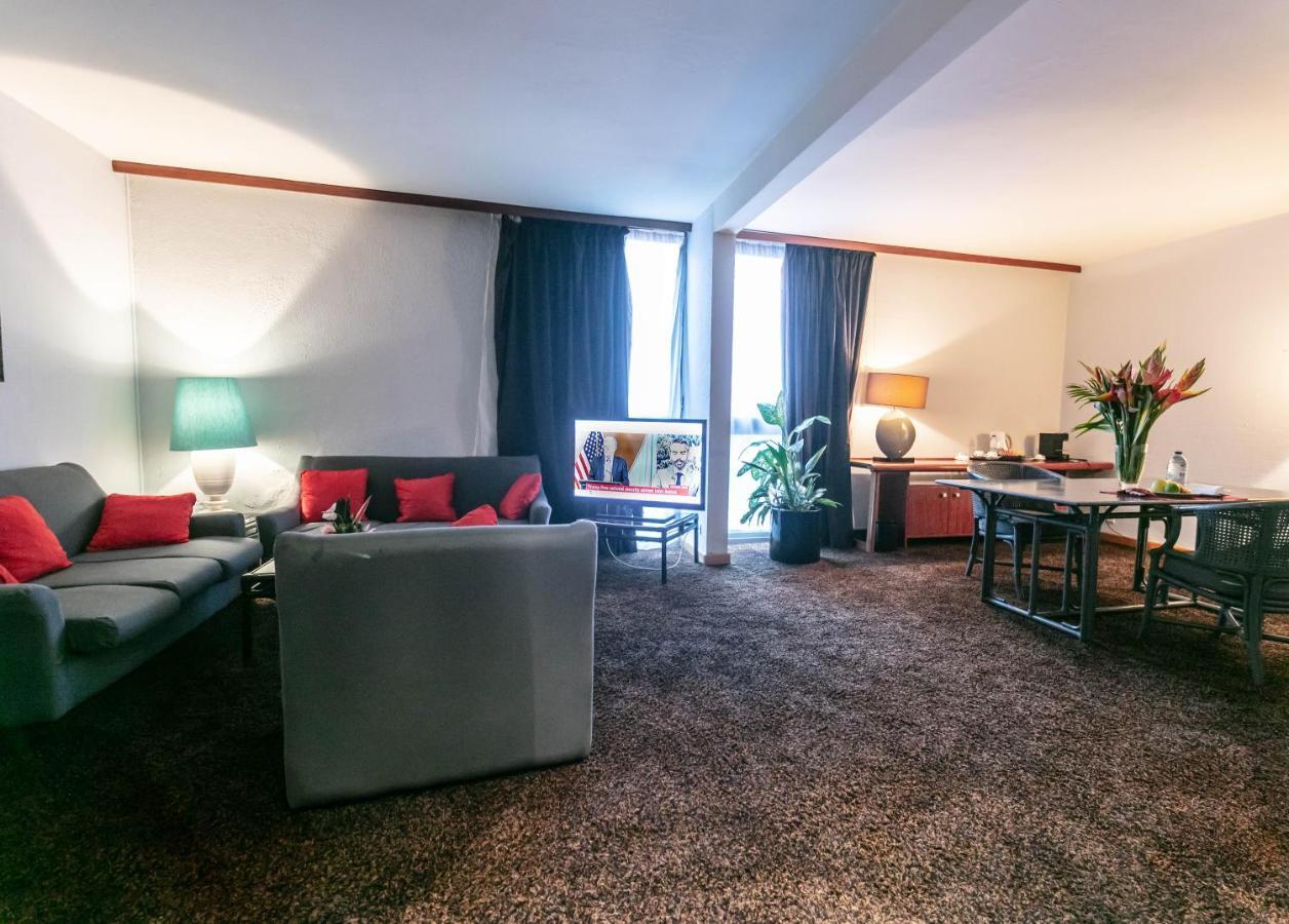 Douala Rabingha Hotel Екстер'єр фото