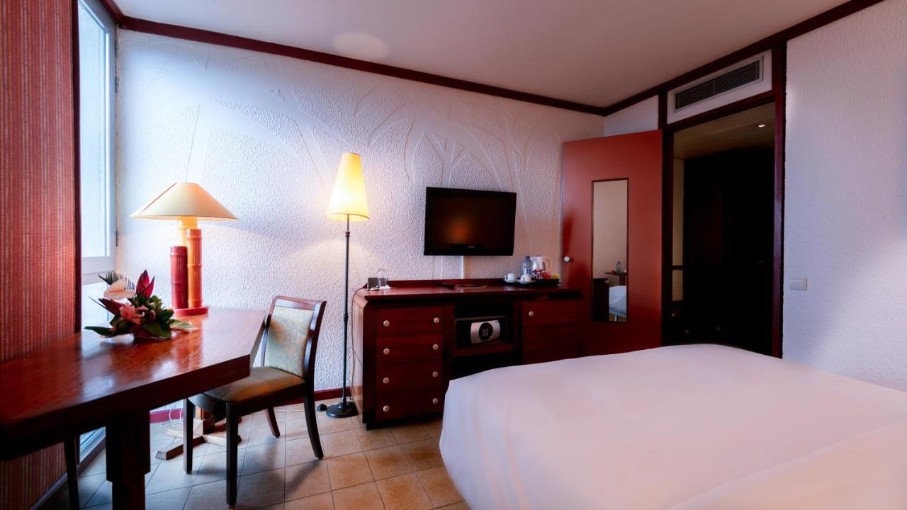 Douala Rabingha Hotel Екстер'єр фото