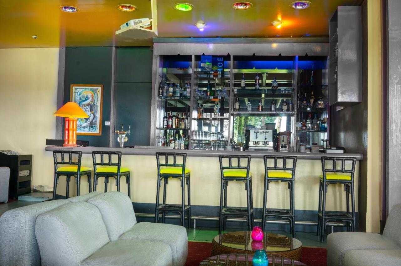 Douala Rabingha Hotel Екстер'єр фото