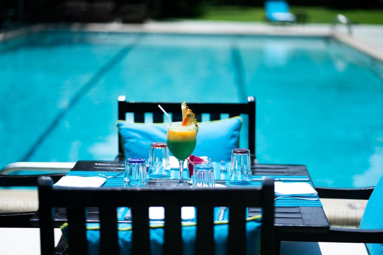 Douala Rabingha Hotel Екстер'єр фото